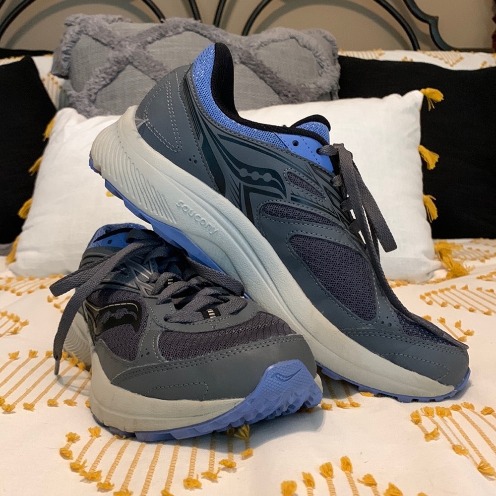 SAUCONY - Women's Cohesion Tr14 Trail Race Shoe, Size 8.5, Charcoal/Jewel Blue